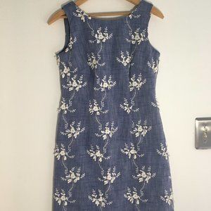 Taylor fitted denim shift dress with cream flower applique, size 2